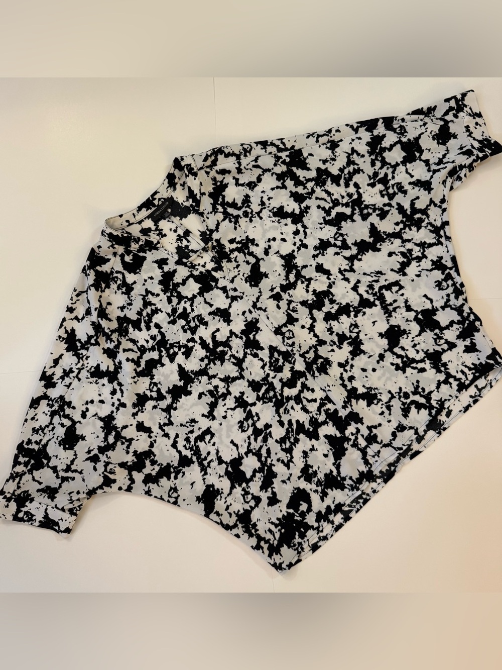 Lord & Taylor Black & White Abstract Splatter Batwing Blouse Size M